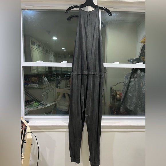 Skin gray sleeveless jumper with pockets - Picture 3 of 7